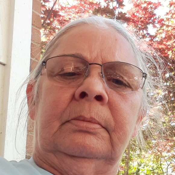 Meet your Posher, Myra - Picture 1 of 1